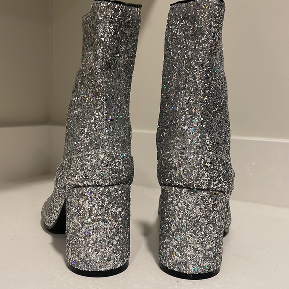 Brand new shiny split toe booties 7 - Picture 4 of 7